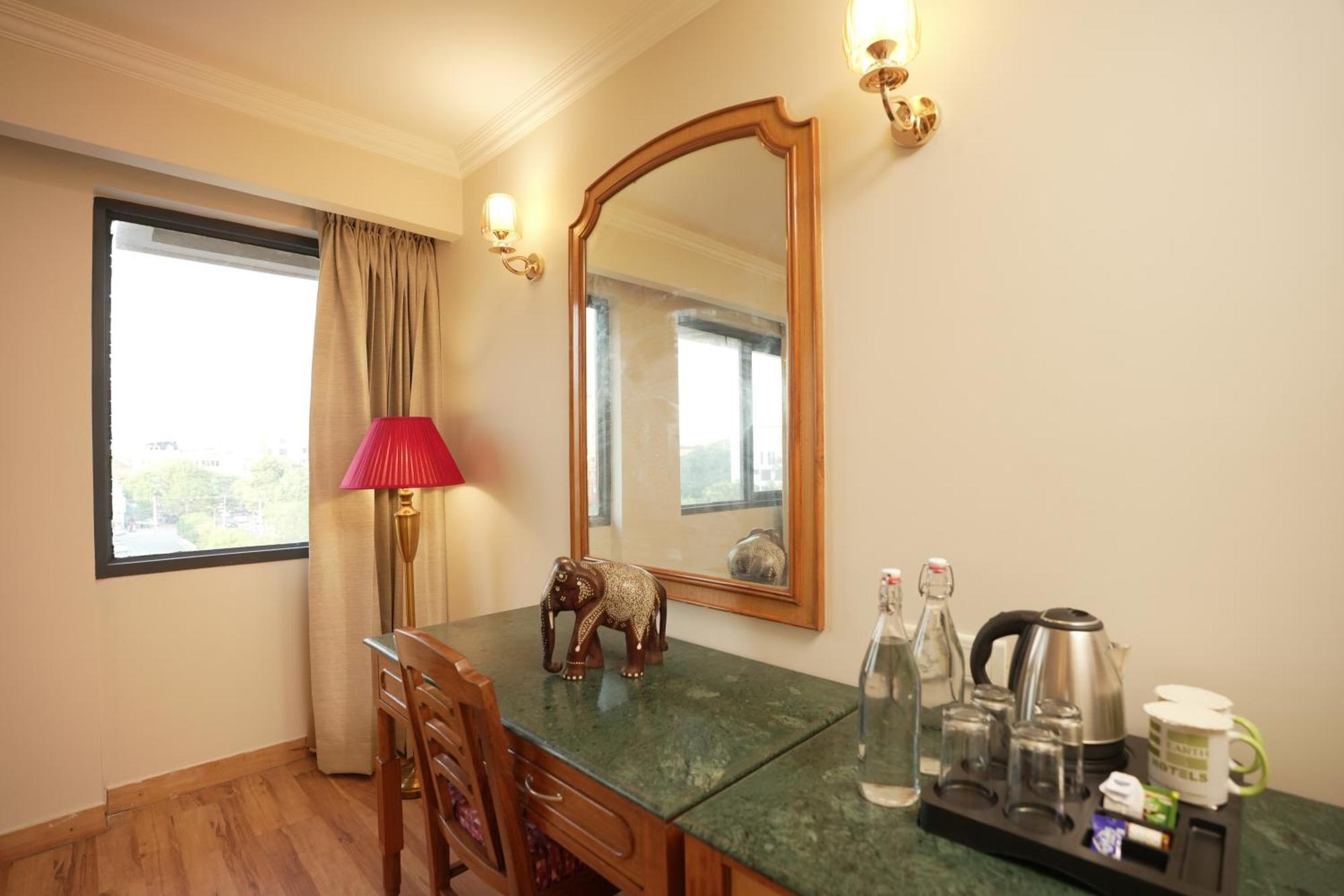 Hotel One Earth Park 3*